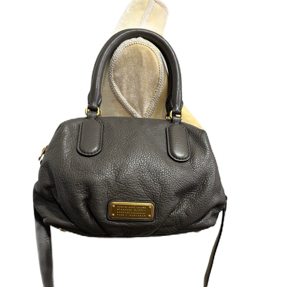 Marc Jacobs Handbags - EUC MARC JACOBS Classic Q Baby Groovee Gray Leather Satchel Crossbody Bag
